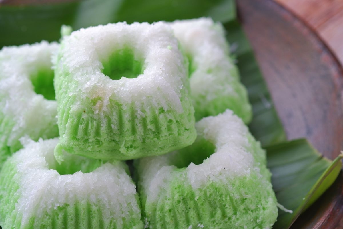 kue putu ayu